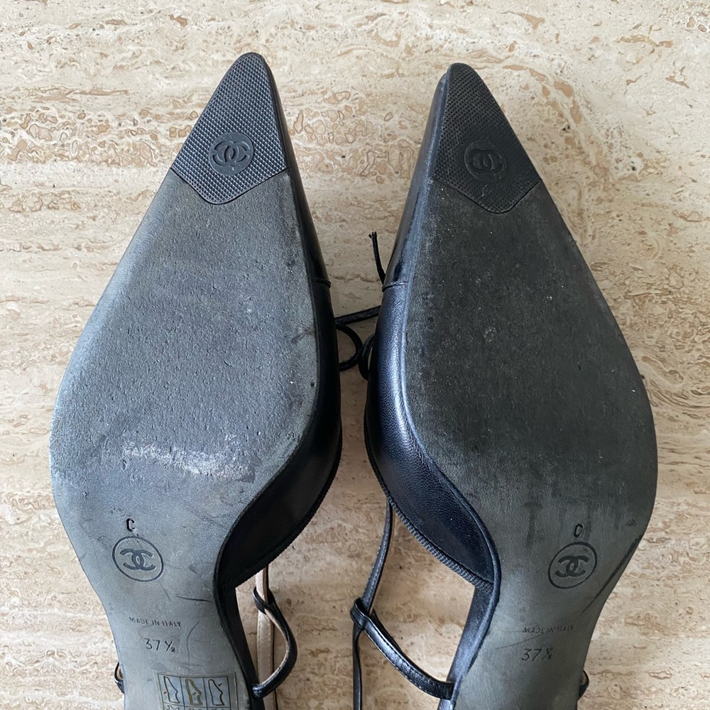 Vintage Chanel CC Bow Cap Toe Slingback Heels - Picture 11 of 11